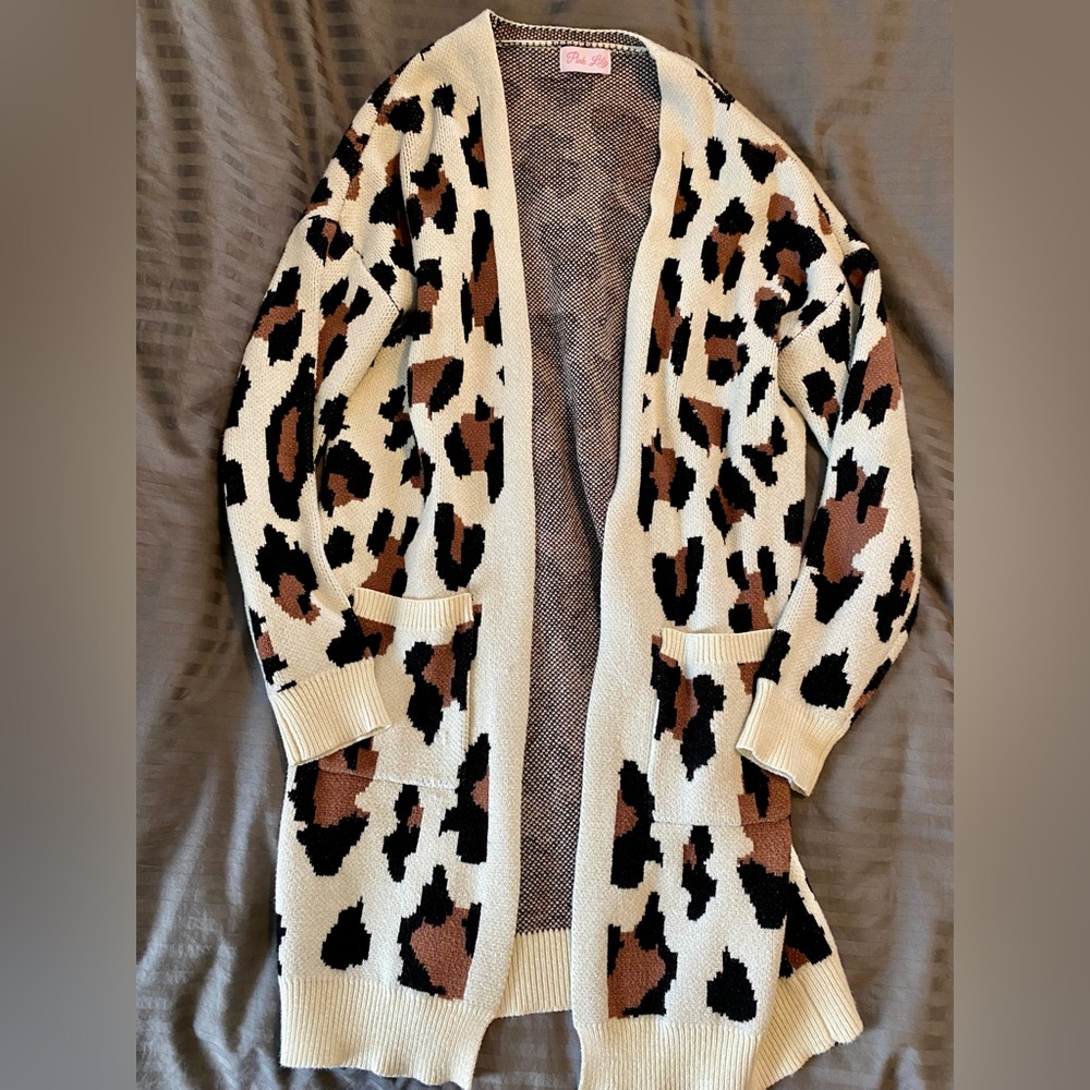Pink Lily Cardigan. Longer length. Excellent condition. Thick material. Size S